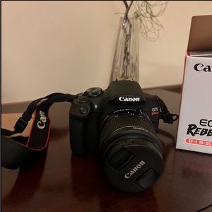 Canon EOS Rebel T7